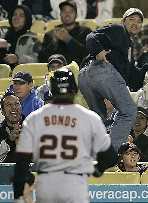 barry bonds getting heckled
