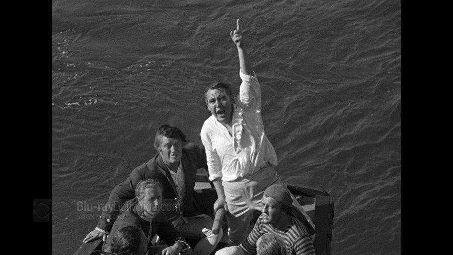 captain-bligh-in-lifeboat